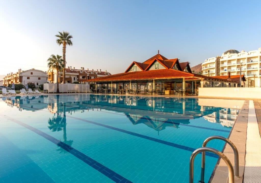 Club Pineta Hotel Μαρμαρίς Εξωτερικό φωτογραφία